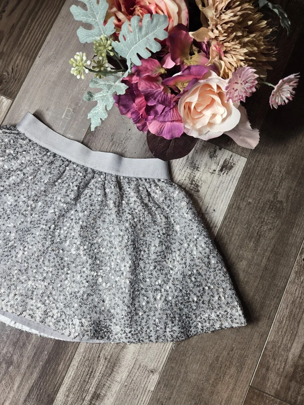 GapKids Girls XS 4‑5 Silver Sequin Mini Skirt